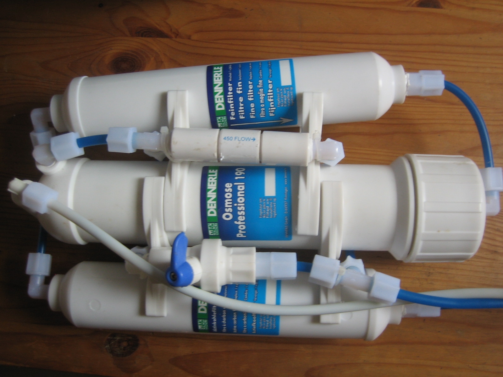 A reverse osmosis water treatment unit used for aquarium water